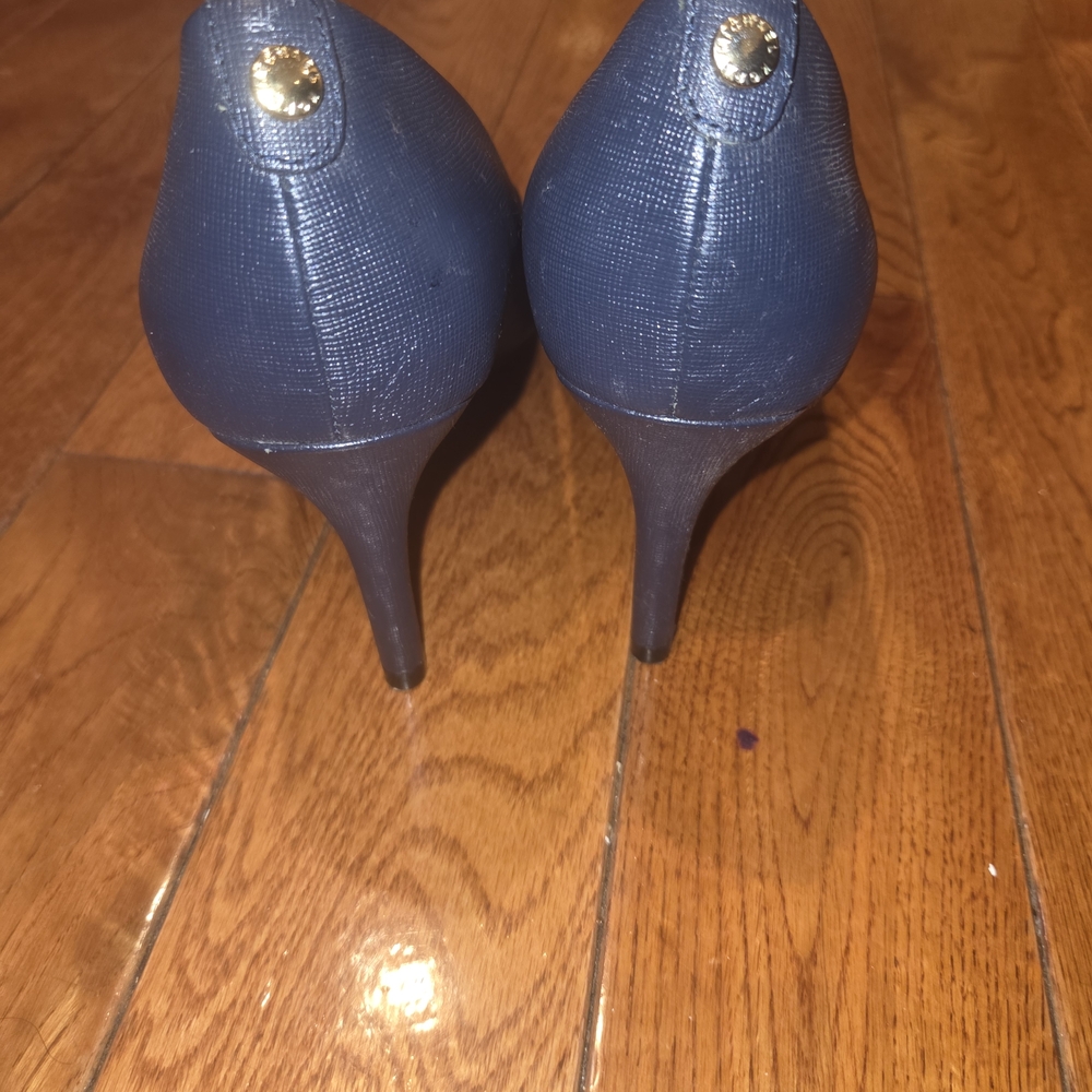 Michael Kors Elegant Navy Blue Heels - Picture 2 of 3